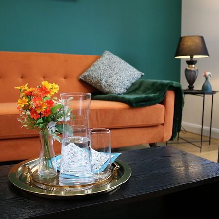 Rooms In Stylish House ミルトン・ケインズ エクステリア 写真